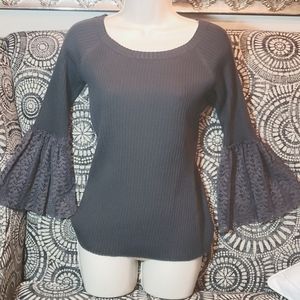 Bellsleeve sweater